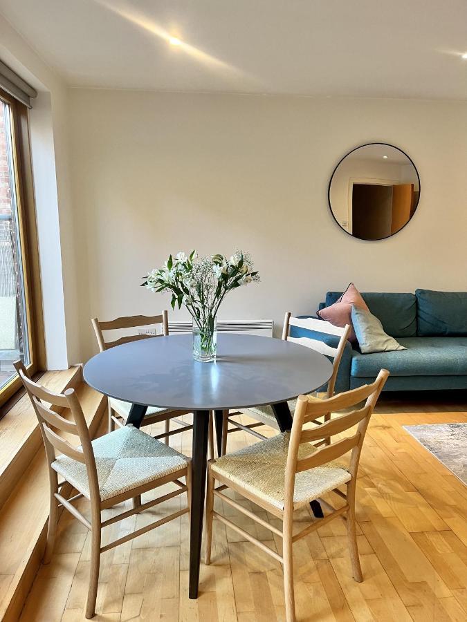 Spacious Mews Apartment, Clapham ลอนดอน ภายนอก รูปภาพ